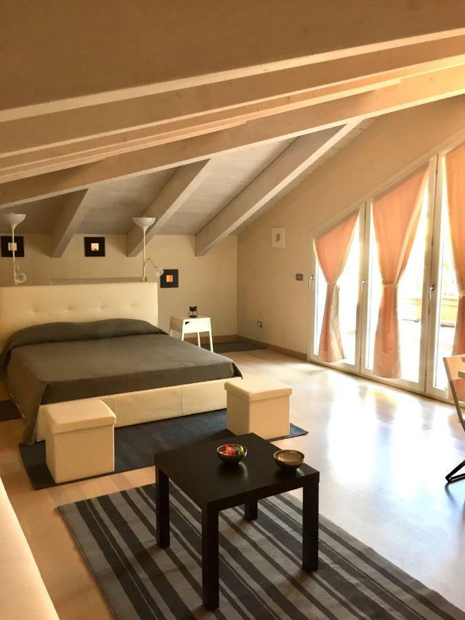 Residenza Virgiliana Suite Con Terrazza-Centro Storico Мантуя Екстер'єр фото